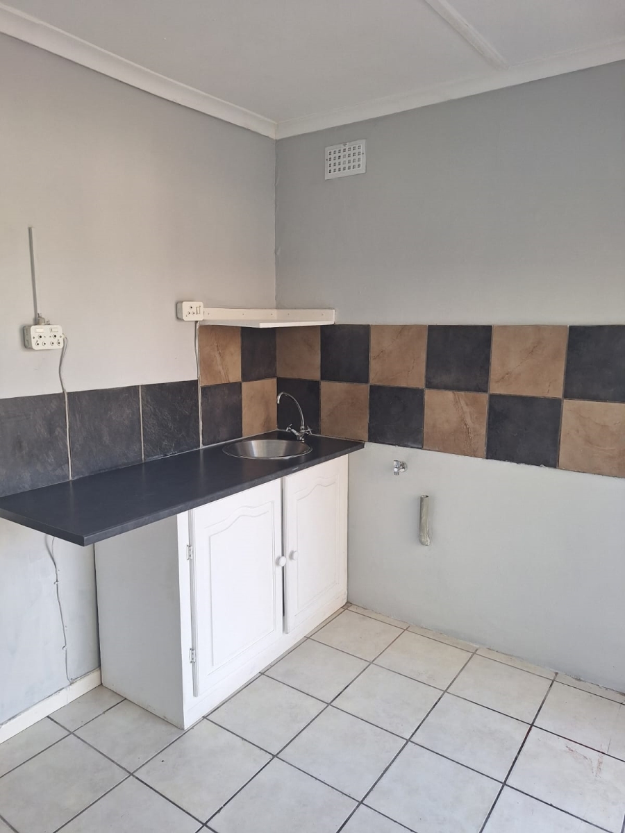 To Let 1 Bedroom Property for Rent in Top Town Eastern Cape